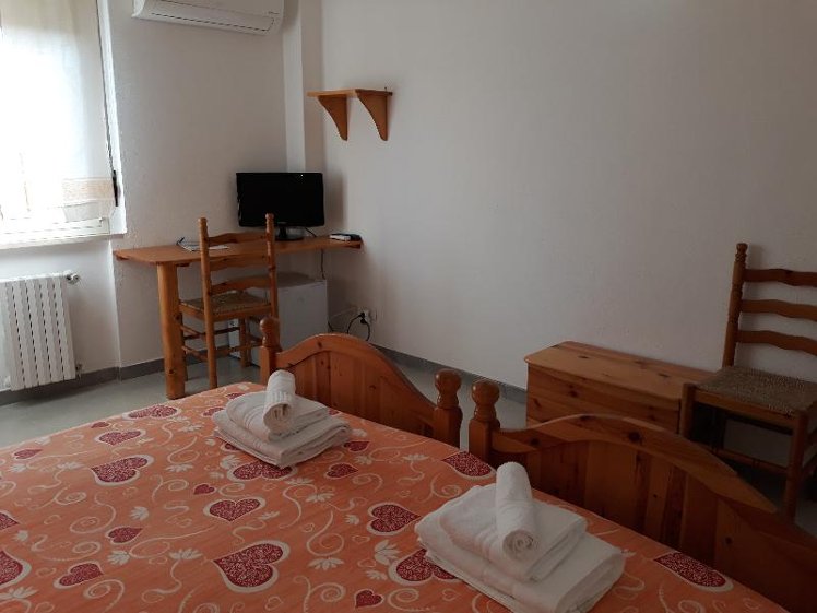 SINGLE STANDARD Room