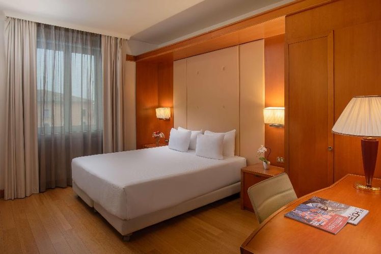 DOUBLE STANDARD Room