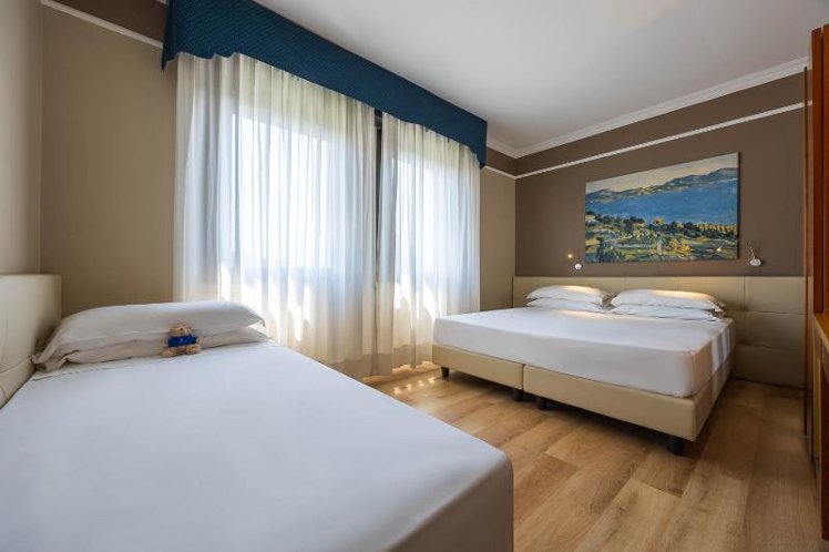 TRIPLE ONE BEDROOM ONE BATHROOM Room