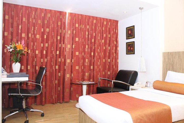 SINGLE STANDARD Room