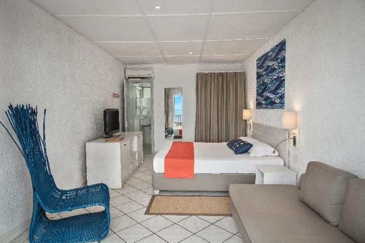 DOUBLE STANDARD Room