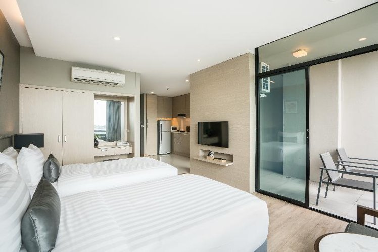 Double or Twin DELUXE CITY VIEW Room