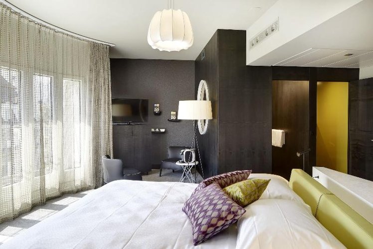 JUNIOR SUITE STANDARD Room