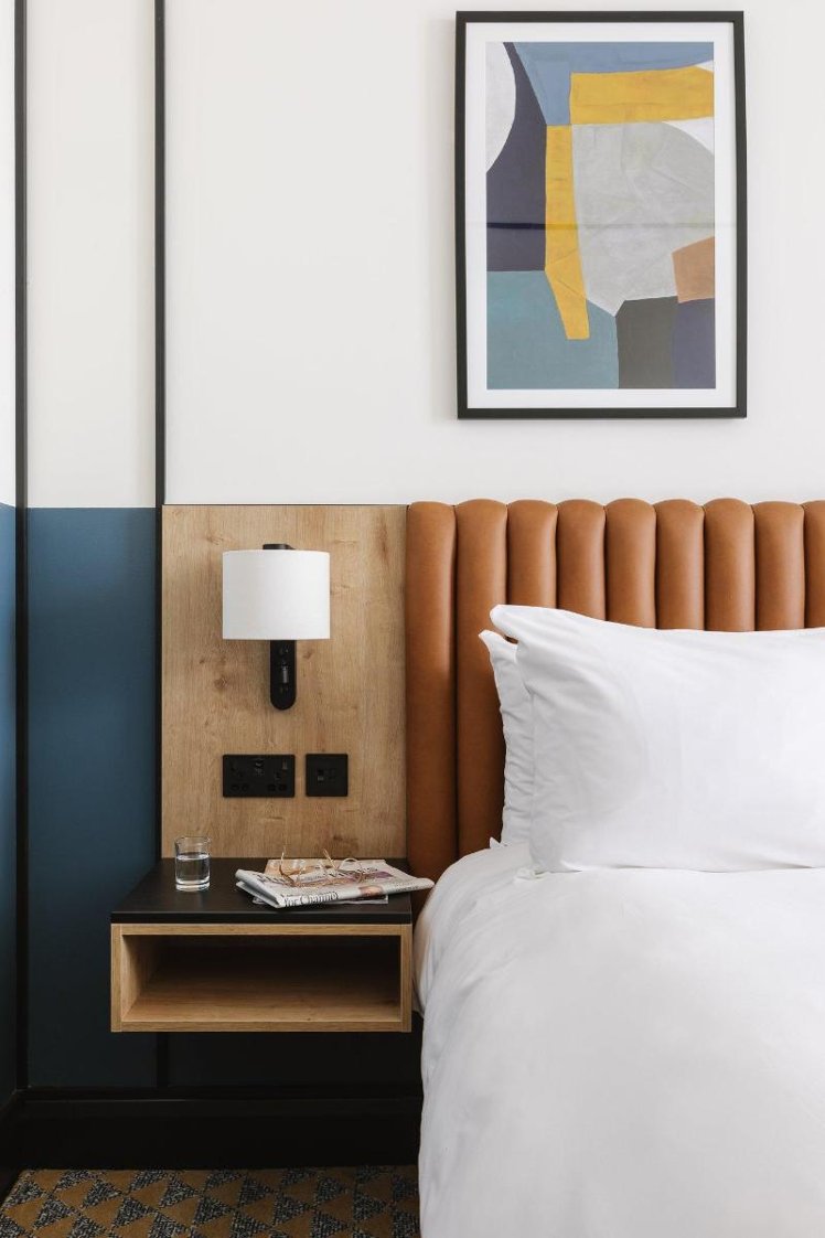 DOUBLE QUEEN SIZE BED Room