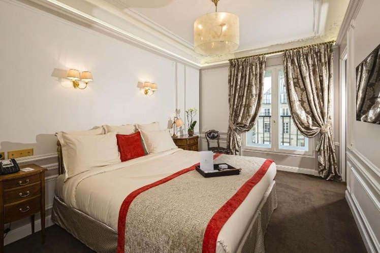 SUITE KING SIZE BED Room