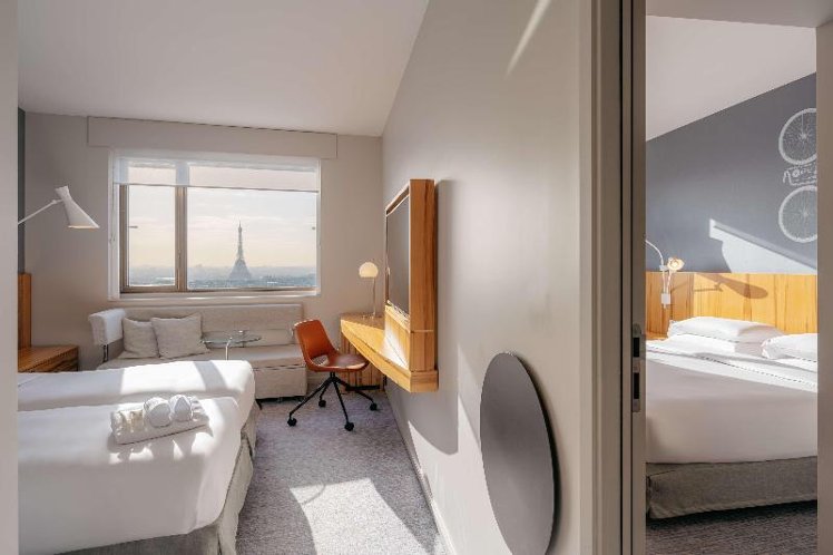 FAMILY ROOM WITH VIEWS Room
