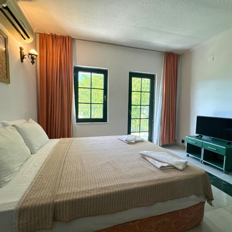 STUDIO GARDEN VIEW ONE BEDROOM Room