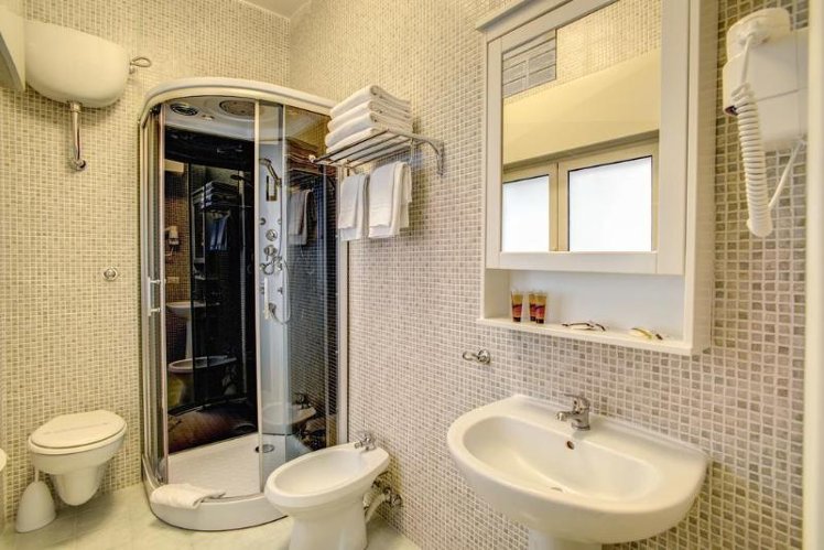 QUADRUPLE STANDARD Room