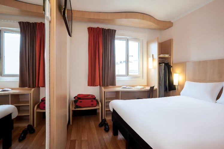 DOUBLE STANDARD Room