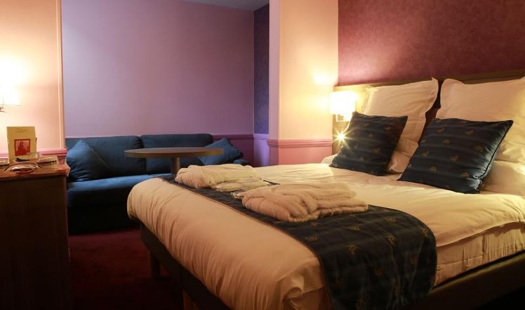 TRIPLE STANDARD Room
