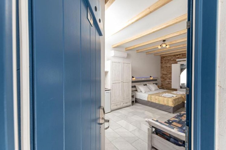 STUDIO WITH DOUBLE BED Room