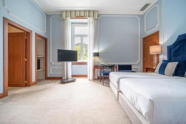 Double or Twin DELUXE Room