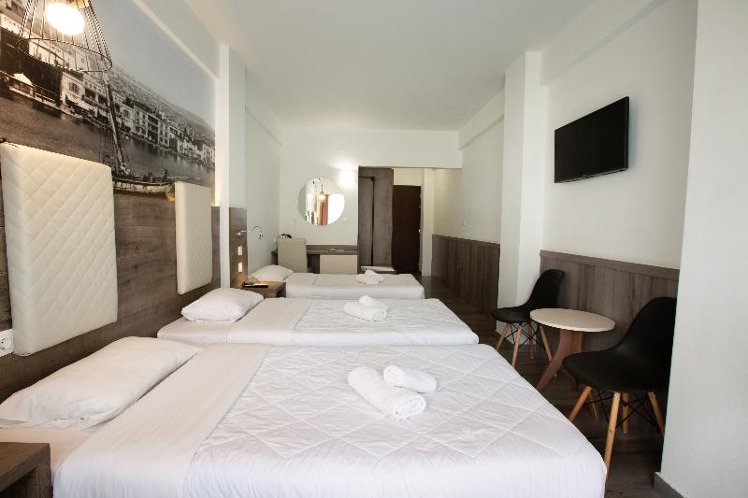 TRIPLE STANDARD Room
