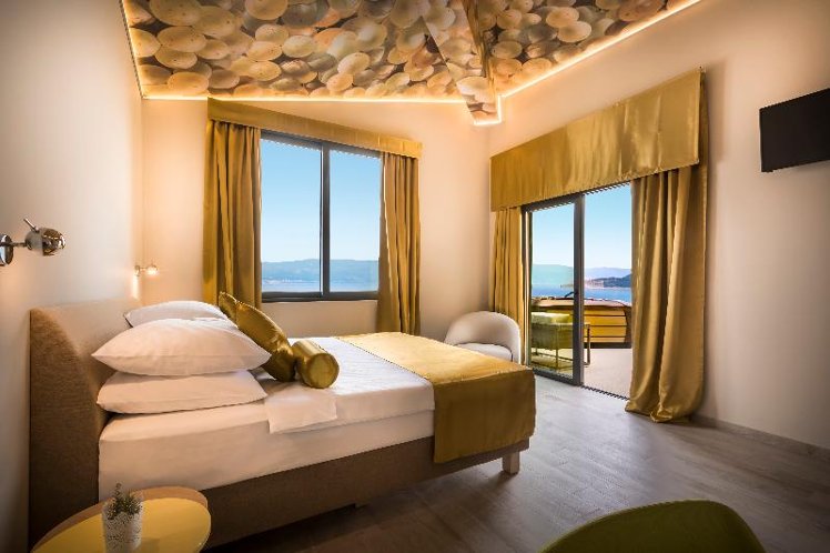 DOUBLE DELUXE Room