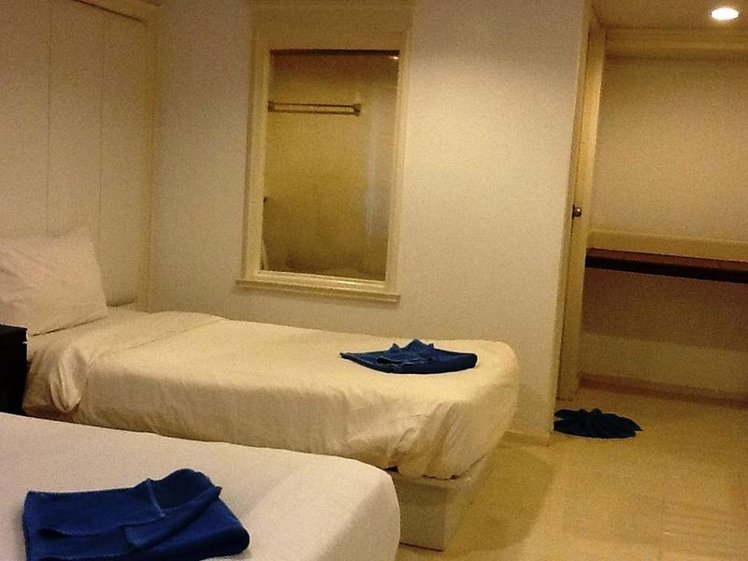 TWIN STANDARD Room