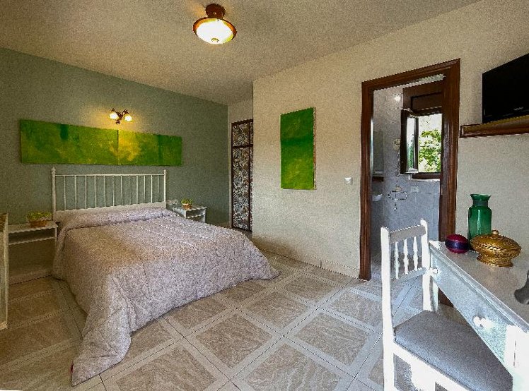 DOUBLE WITH DOUBLE BED Room