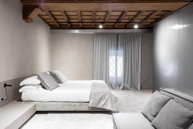 DOUBLE SUPERIOR Room