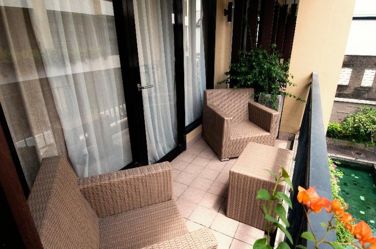 Double or Twin DELUXE Room