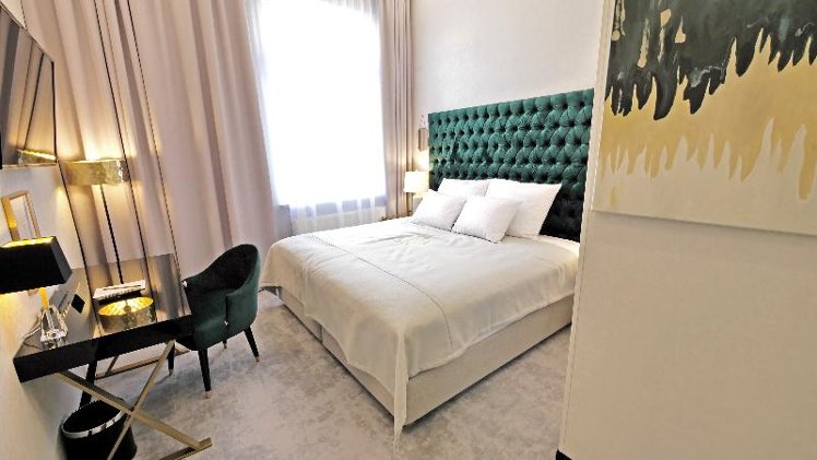 DOUBLE STANDARD Room