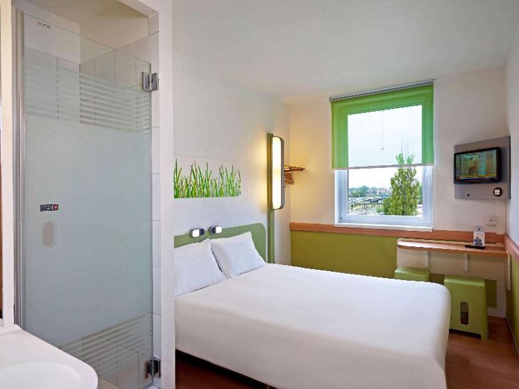 DOUBLE STANDARD Room