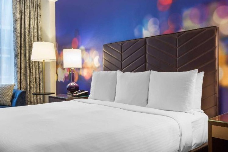 DOUBLE KING SIZE BED Room
