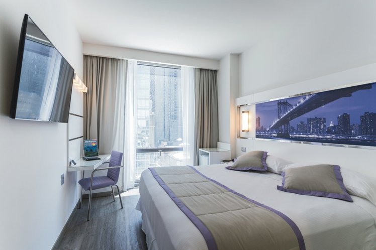 DOUBLE DELUXE KING BED Room