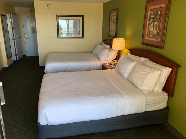 DOUBLE TWO QUEEN BEDS Room