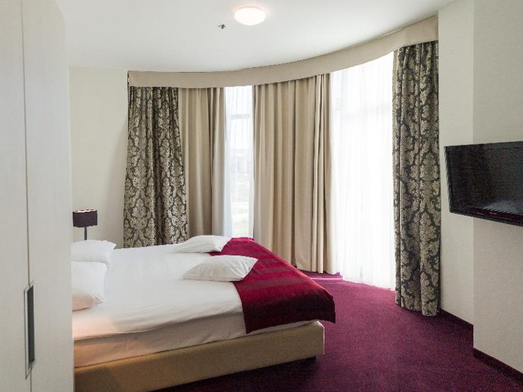 DOUBLE SUPERIOR Room