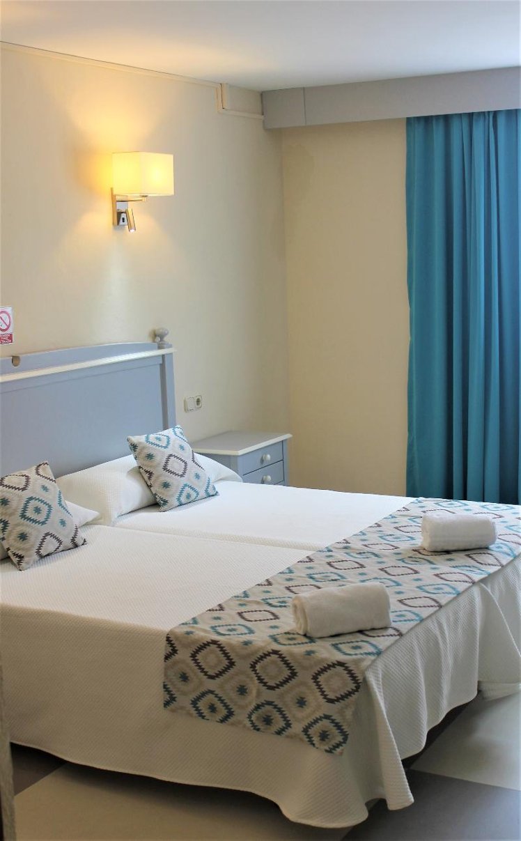 TRIPLE STANDARD Room