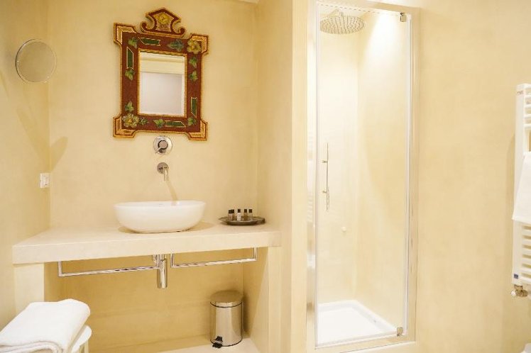 DOUBLE STANDARD Room