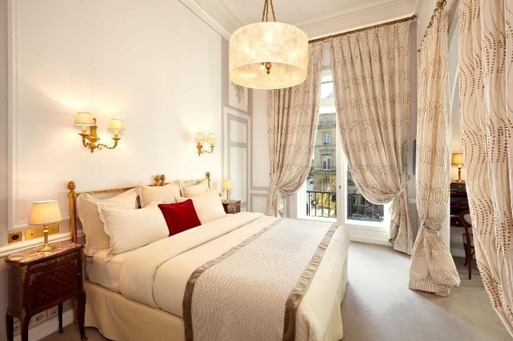 SUITE KING SIZE BED Room