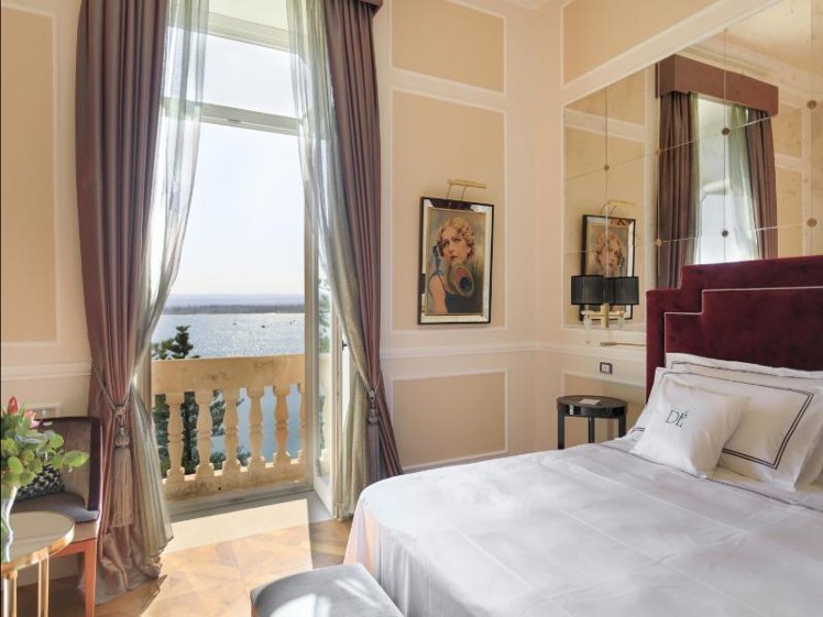 DOUBLE DELUXE SEA VIEW Room