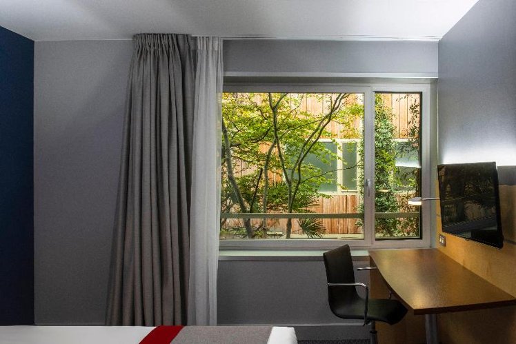 TWIN GARDEN VIEW Room