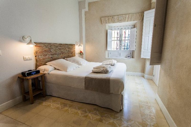 DOUBLE STANDARD Room