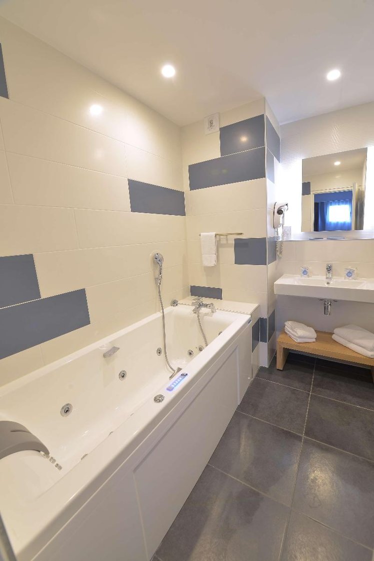DOUBLE SUPERIOR Room