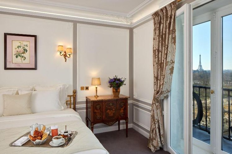 SUITE KING SIZE BED Room