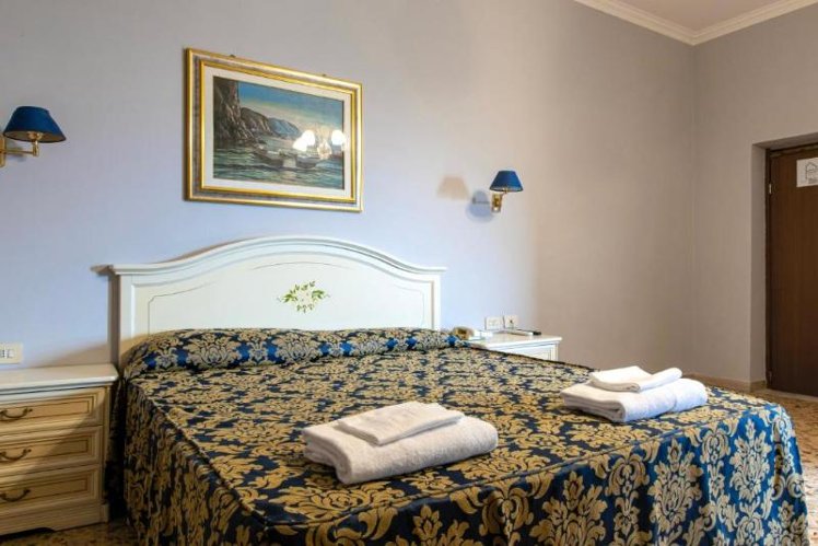 DOUBLE STANDARD Room
