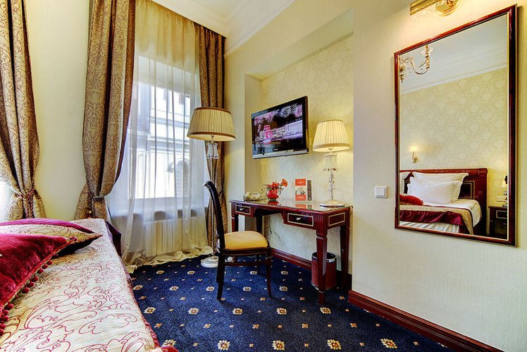 DOUBLE SUPERIOR Room
