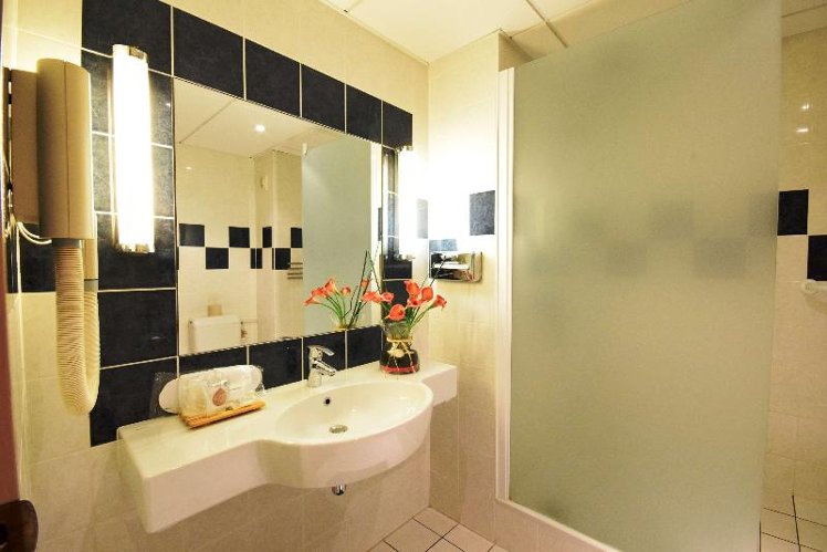 DOUBLE STANDARD Room