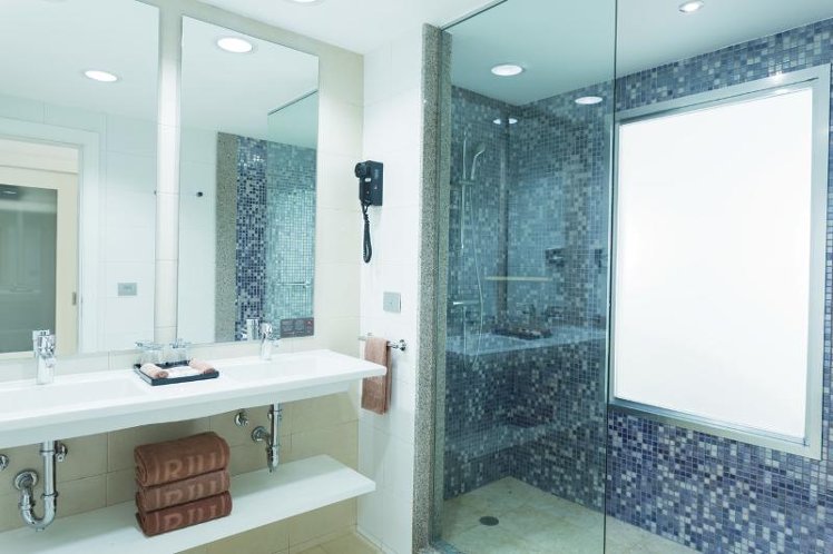 DOUBLE STANDARD Room