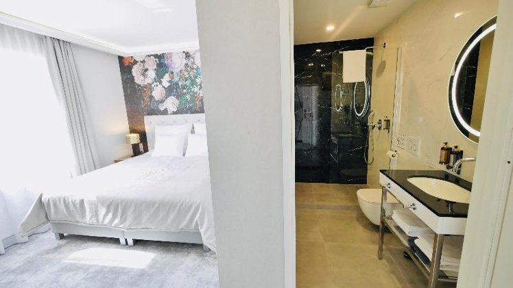 DOUBLE STANDARD Room
