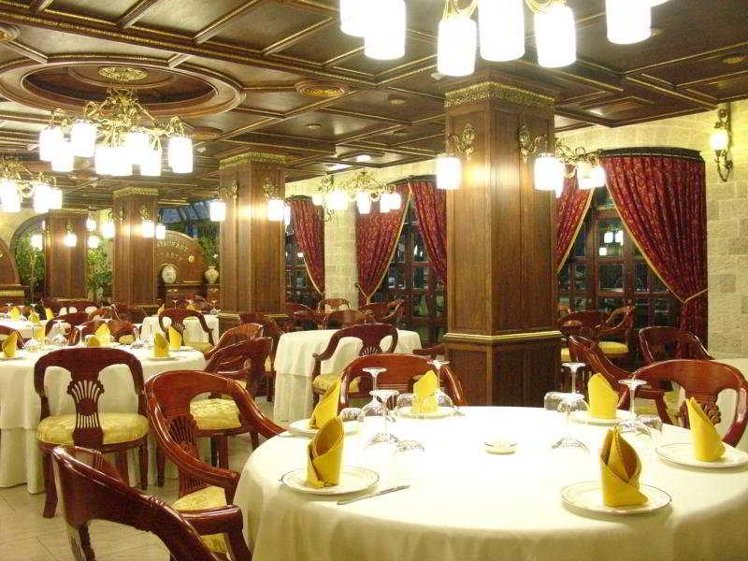 Dinasty Hotel Rezidence