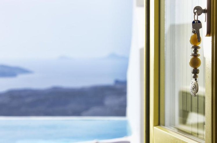 Dreams Luxury Suites