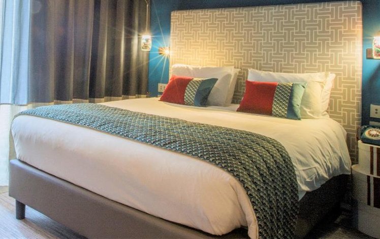 DOUBLE Accessible-Queen Size Bed Room