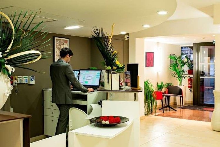 Le Pere Leon Hotel