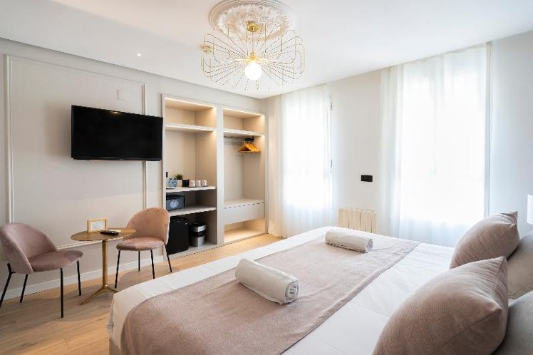 TRIPLE STANDARD Room