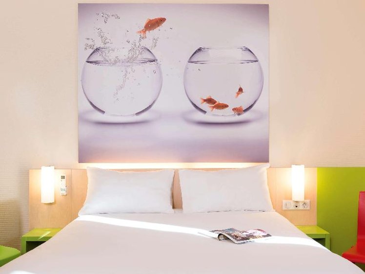 DOUBLE WITH DOUBLE BED Room