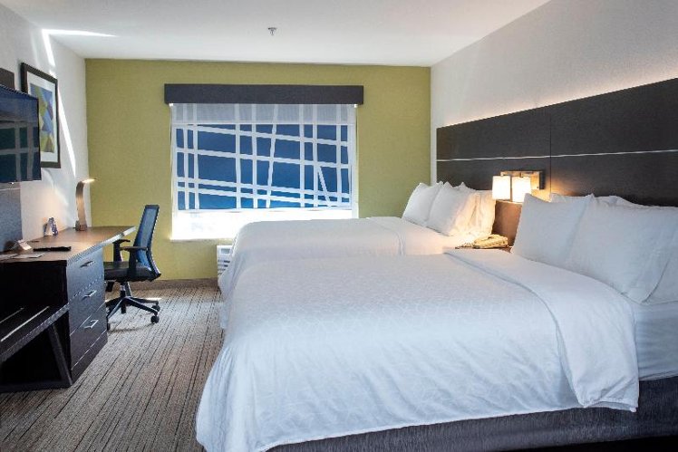 SUITE TWO QUEEN BEDS Room