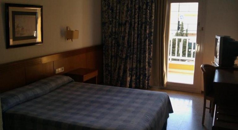 DOUBLE STANDARD Room