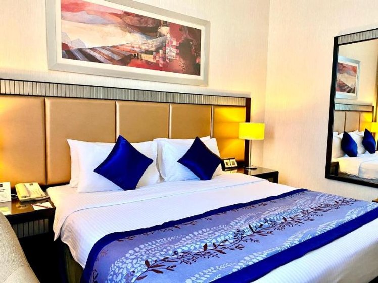 JUNIOR SUITE STANDARD Room